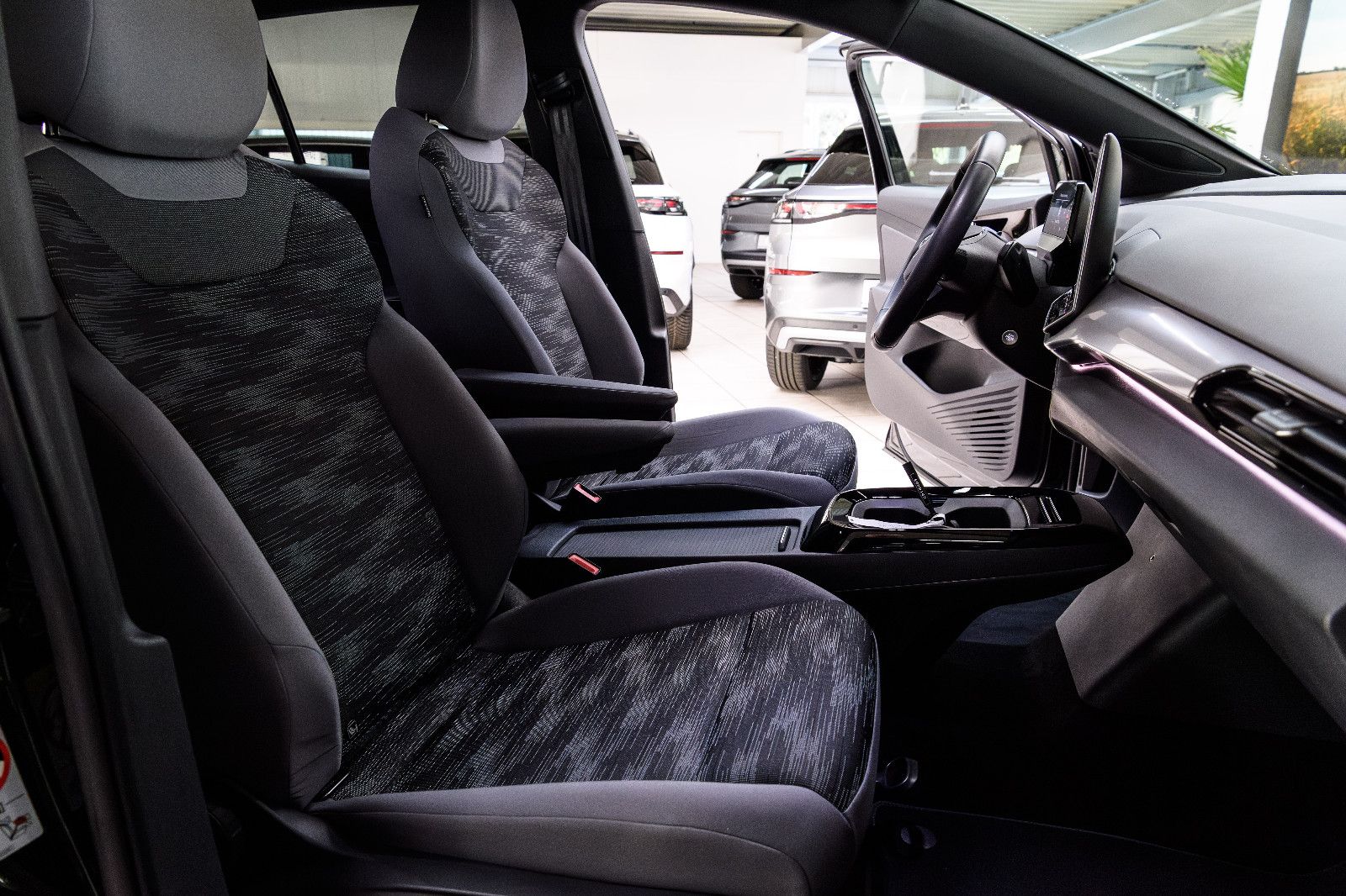 Fahrzeugabbildung Volkswagen ID.4 Pro IQ-LED+NAVI+ACC+WÄRMEPUMPE+SHZ