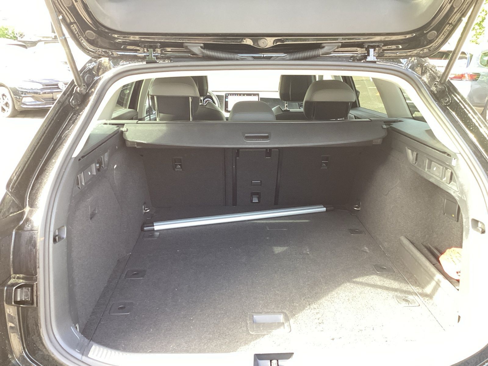 Volkswagen Passat Variant - Bild 12