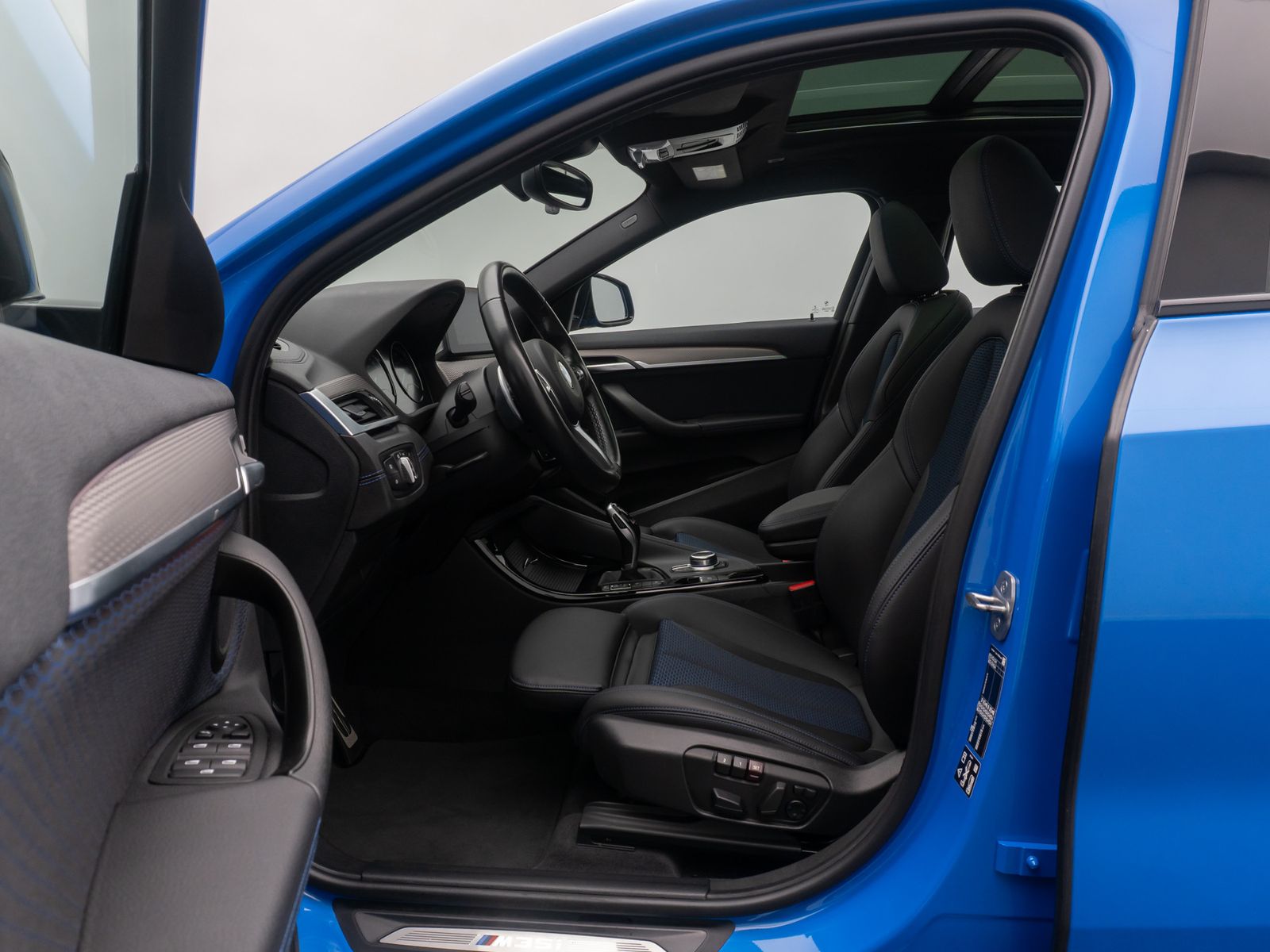 Fahrzeugabbildung BMW X2 M35i HUD DAB Kamera ACC Komfort Panorama HiFi