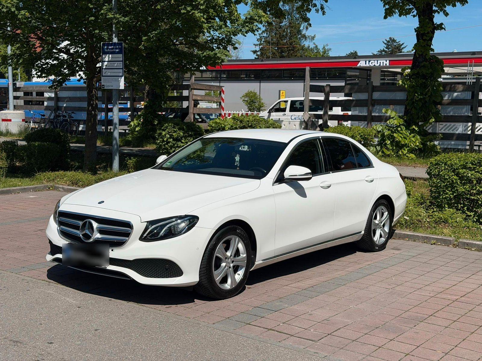 Mercedes-Benz E 220