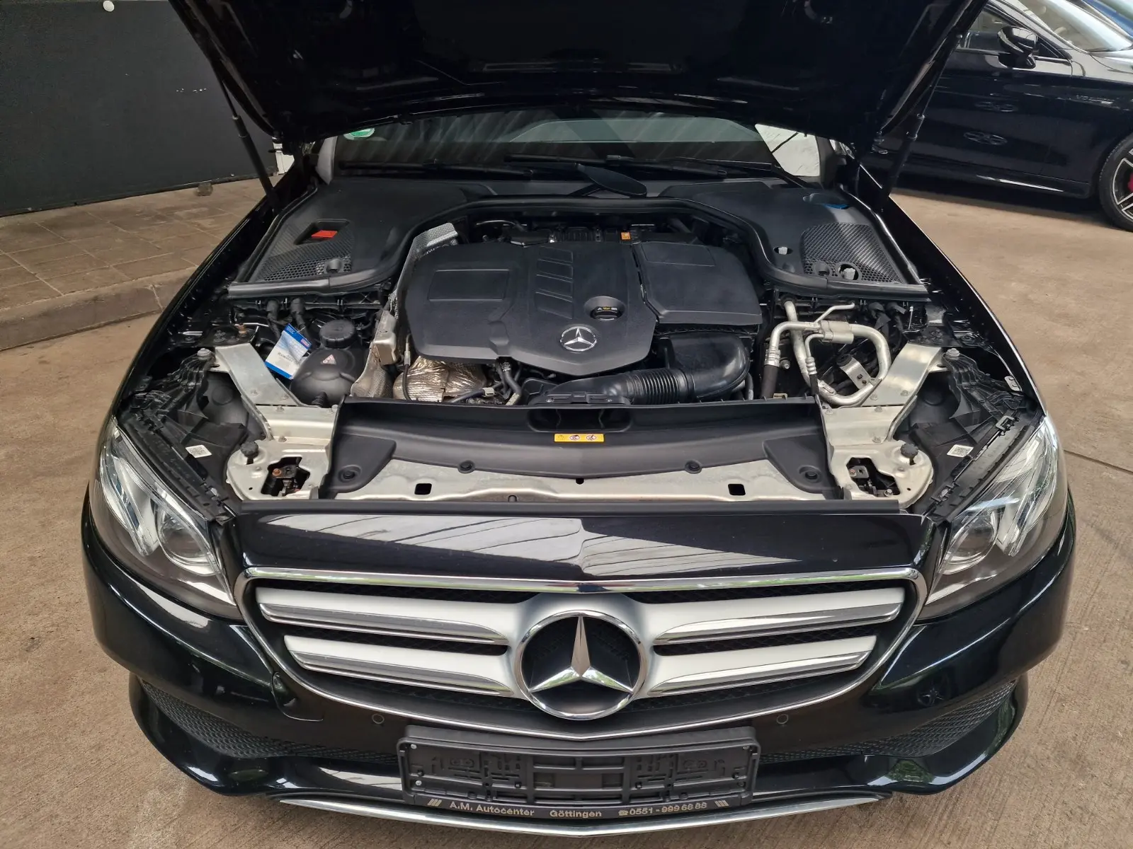 Mercedes-Benz E 220d Lim. AVANTGARDE Teilleder/Kamera/LED