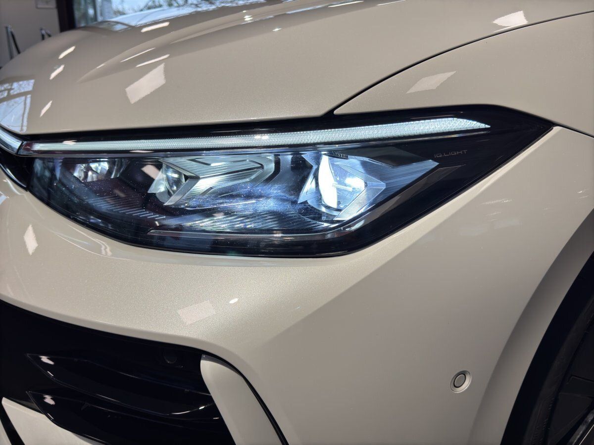 Fahrzeugabbildung Volkswagen Passat R-Line 2.0 TDI DSG AHK AreaView Pano