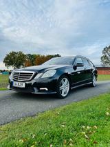 Mercedes-Benz Motor komplett überholt, Gepflegt, Vollausstattu - Mercedes-Benz E 350 in Bielefeld