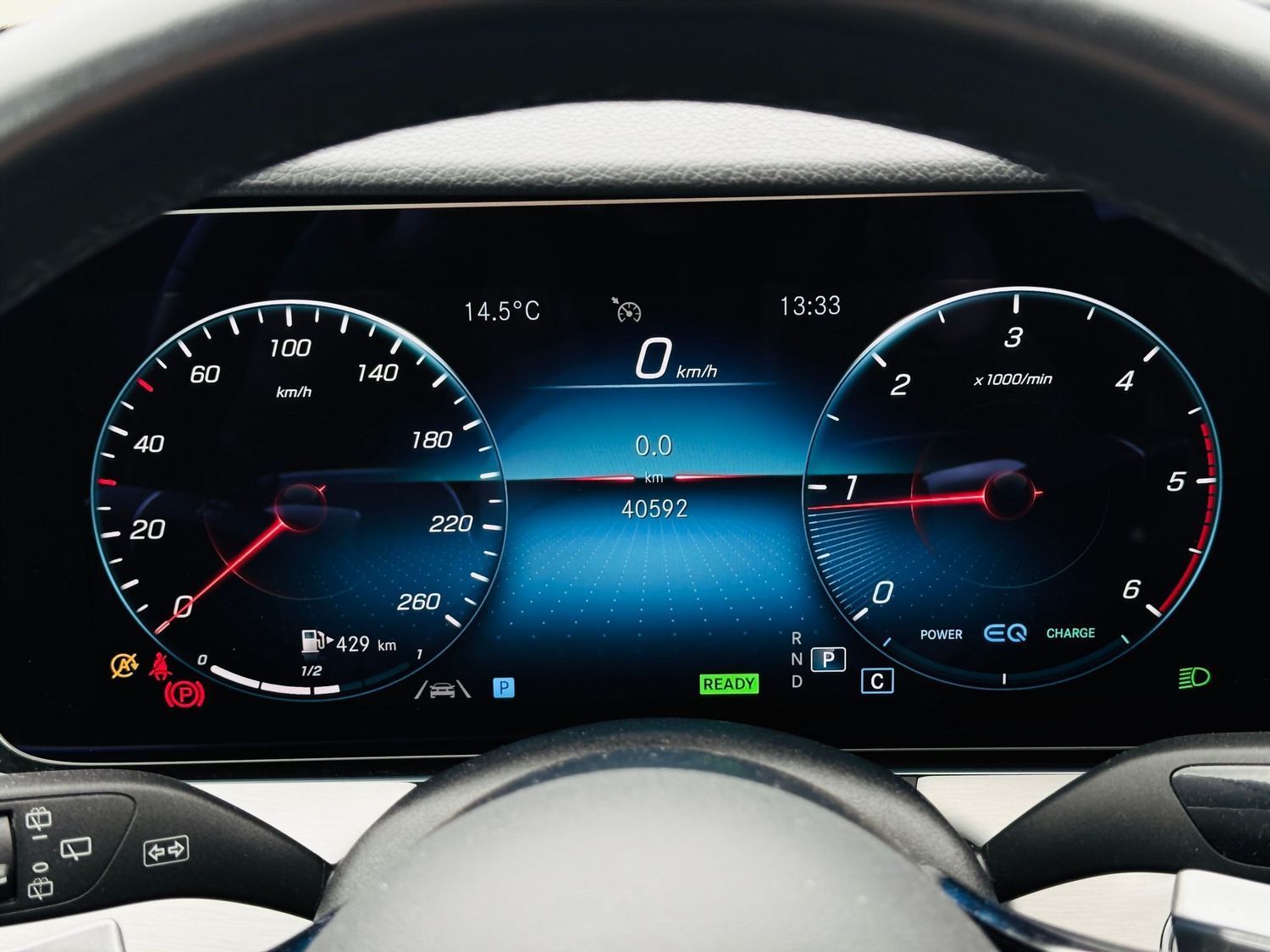 Fahrzeugabbildung Mercedes-Benz E 220 T d AVANTGARDE, MBUX Premium, RFK, Totw, L