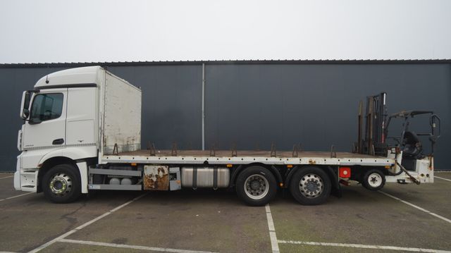 Mercedes-Benz ACTROS 2543 6X2 FLATBED WITH HIAB/MOFFET PORTABL