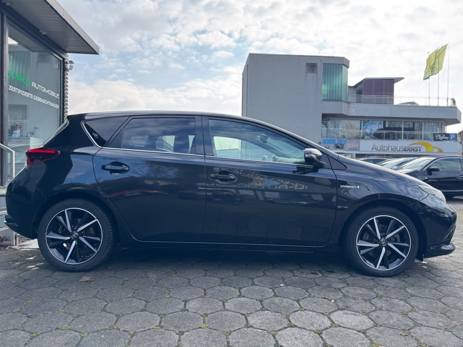 Fahrzeugabbildung Toyota Auris Hybrid Edition-S+*LED*SZH*Kamera*Navi