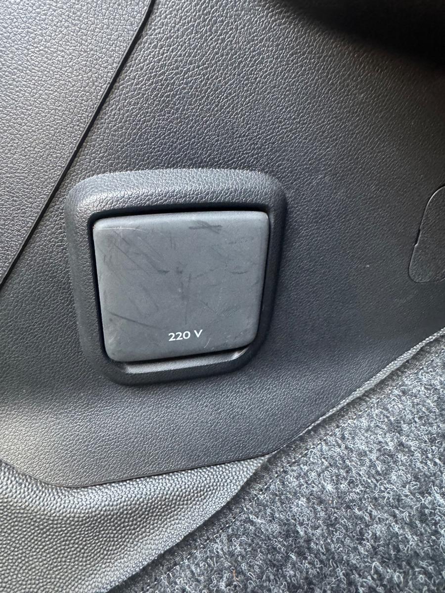 Peugeot Partner Premium L1 5 Stück Klima PDC Navi