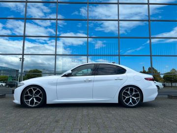 Alfa-Romeo Giulia - 5