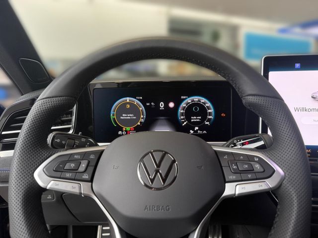 Passat R-Line 1,5 l eHybrid DSG AHK-klappbar Nav