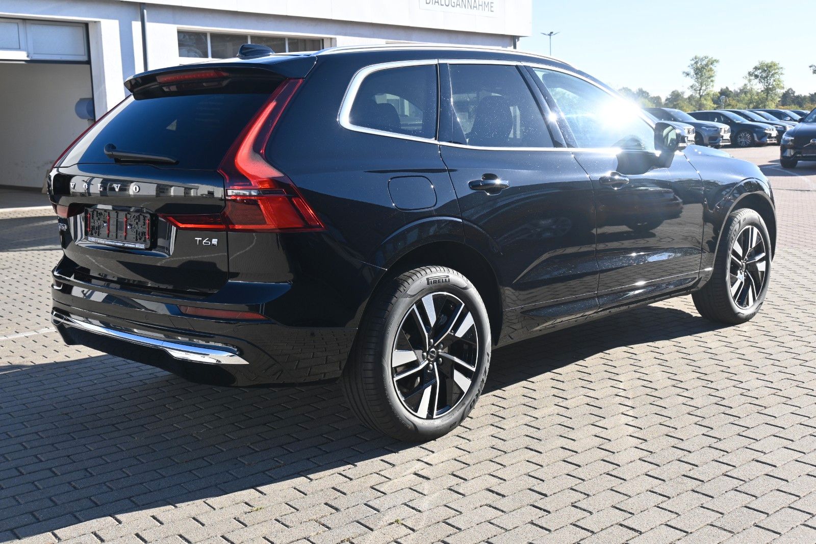 Fahrzeugabbildung Volvo XC60 T6 Plug-in Hybrid AWD Plus Bright*360°*ACC