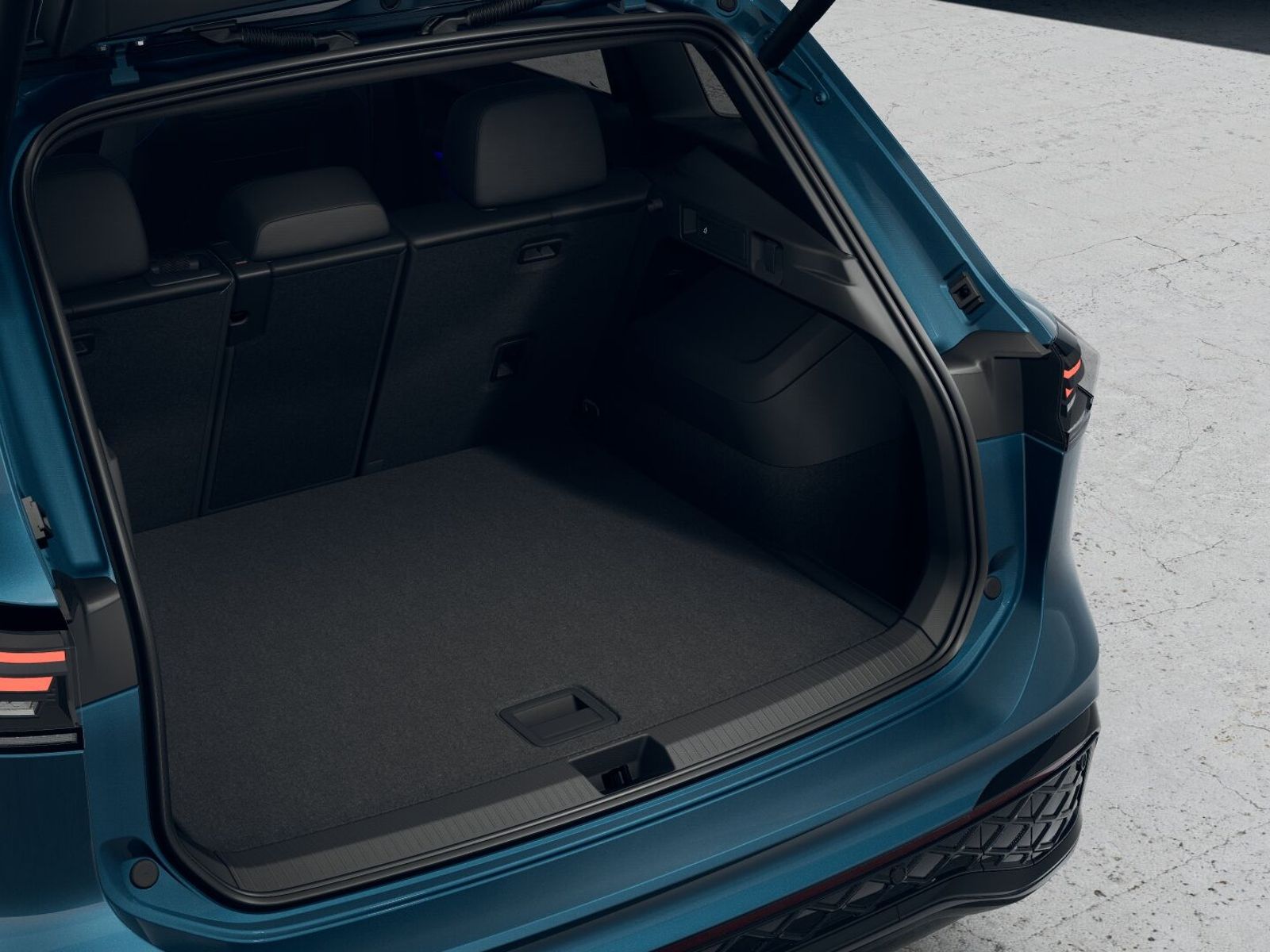 Fahrzeugabbildung Volkswagen Tiguan  R-Line 1.5 eHybrid DSG *AHK, Black Style