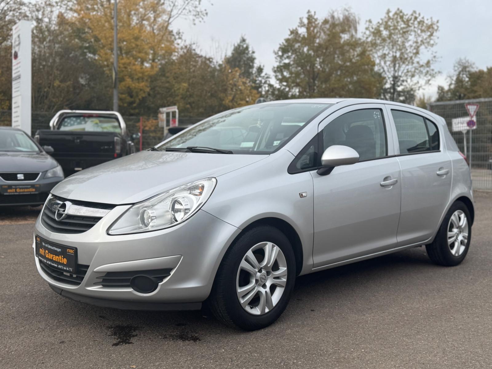 Opel Corsa D 80 PS TÜV neu+ Klima + 8-Fach