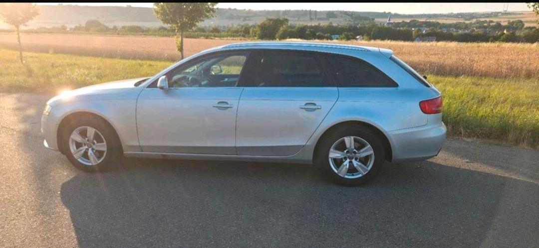 Audi A4 2011 — photo 7