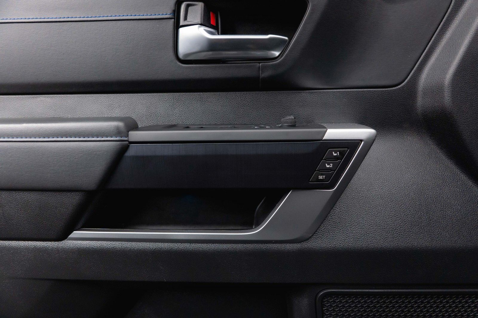 Fahrzeugabbildung Toyota Tundra PLATINUM 3.4L V6 4x4 *100%Options*19%VAT*