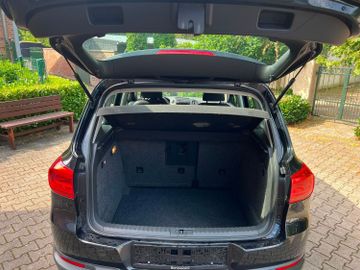 Volkswagen Tiguan - 10