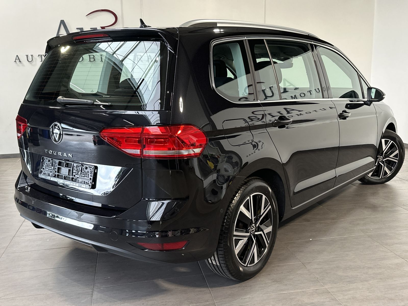 Fahrzeugabbildung Volkswagen Touran 1.5 TSI ACT DSG HL NAV+LED+AHK+ACC+KAM+PP