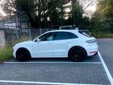 Porsche Macan Turbo - Porsche Macan in Solingen