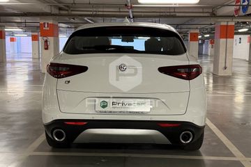 Alfa-Romeo Stelvio - 6