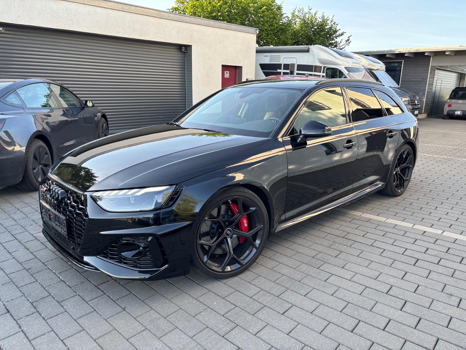Audi RS4 Avant 2.9 TFSI quattro Competition AHK Pano