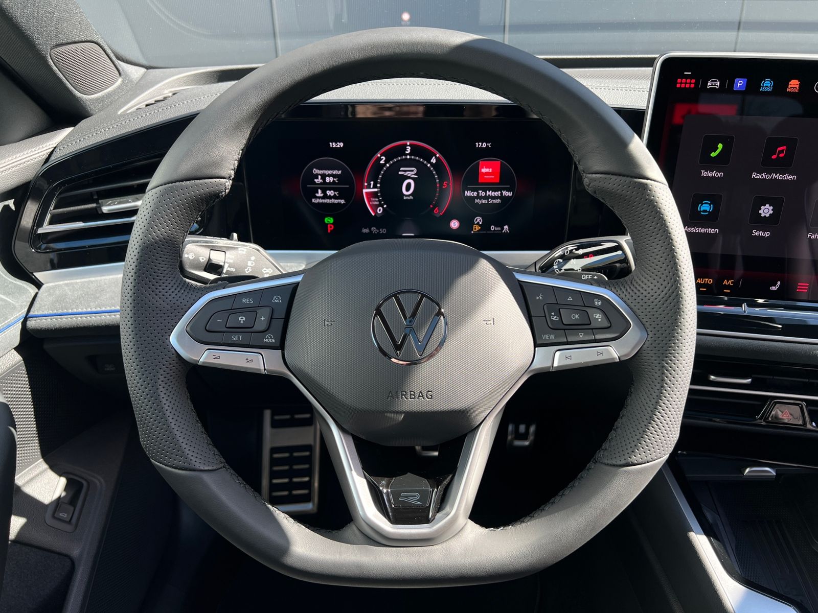 Fahrzeugabbildung Volkswagen Passat Variant R-Line 2.0 TDI DSG 4MOTION *AHK,