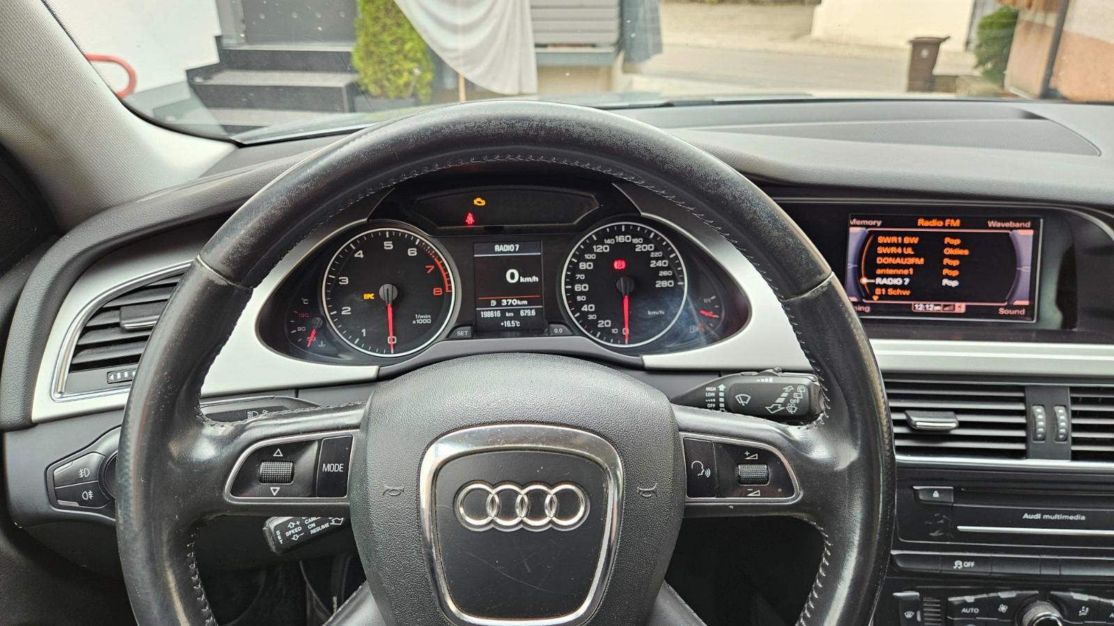 Audi A4 2011 — photo 13