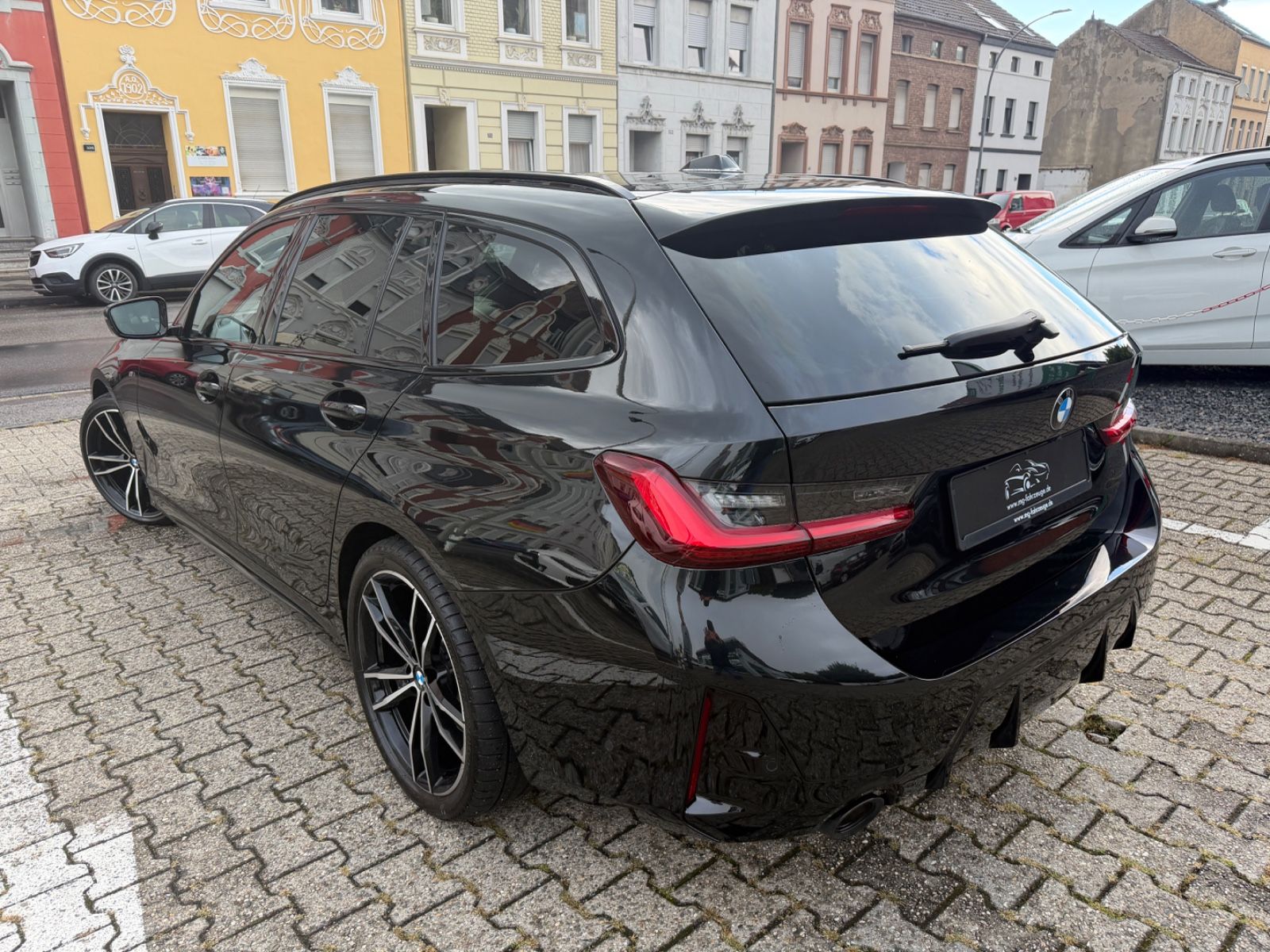 Fahrzeugabbildung BMW 330d xDrive Touring M SPORT PRO PANO STANDH. AHK