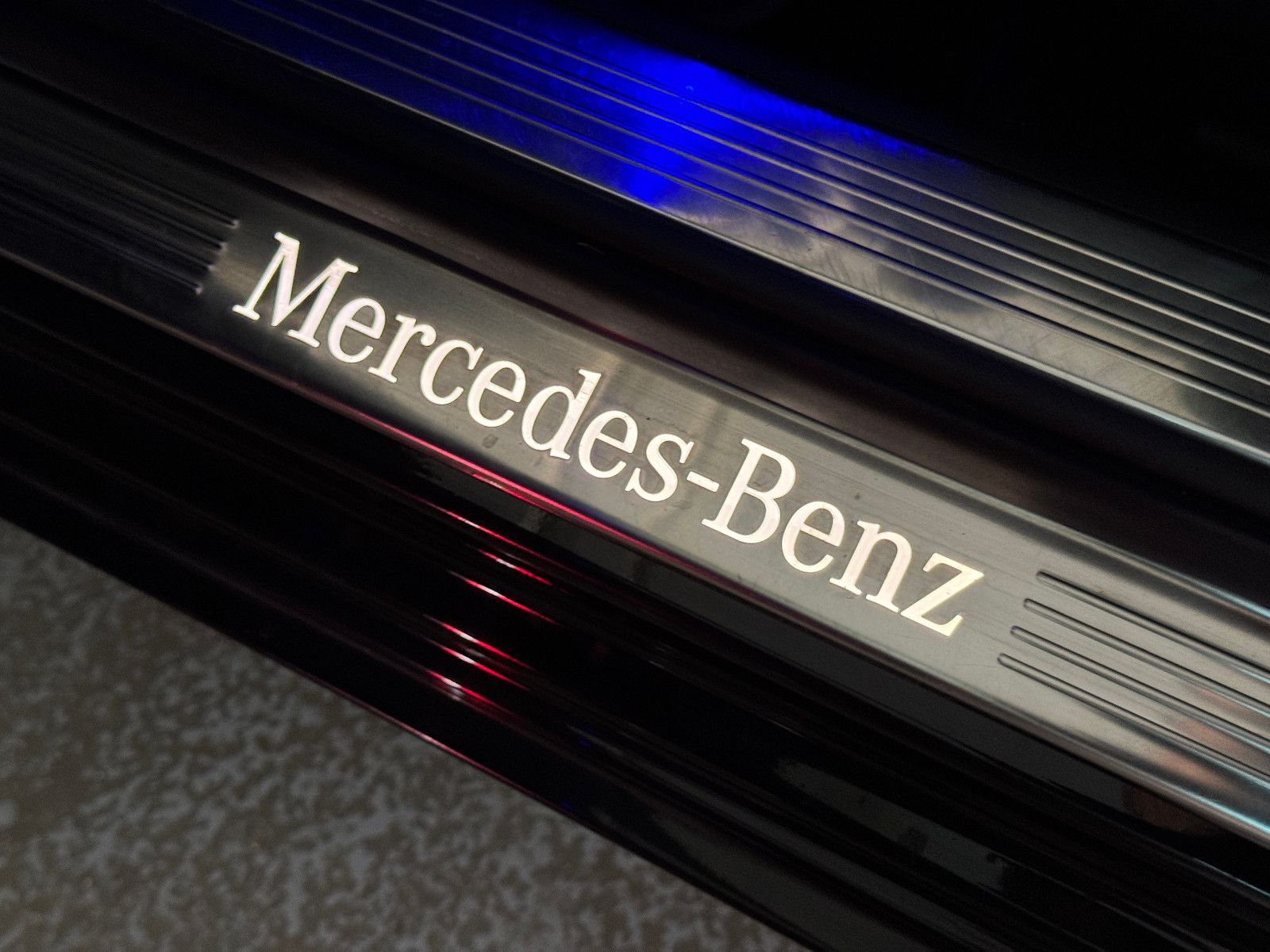 Fahrzeugabbildung Mercedes-Benz S 500 4MATIC LANG PANORAMA BURMESTER 4XSITZKLIMA