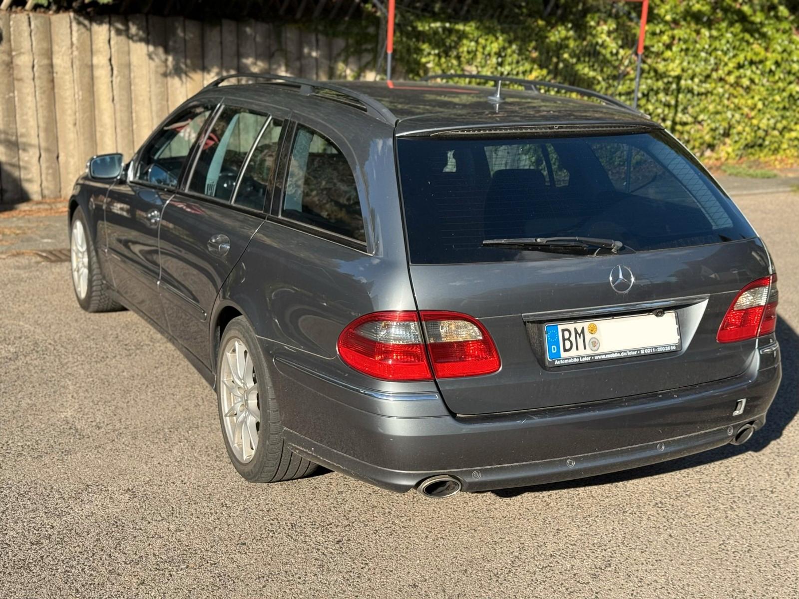 Mercedes-Benz E200 2006 — photo 13