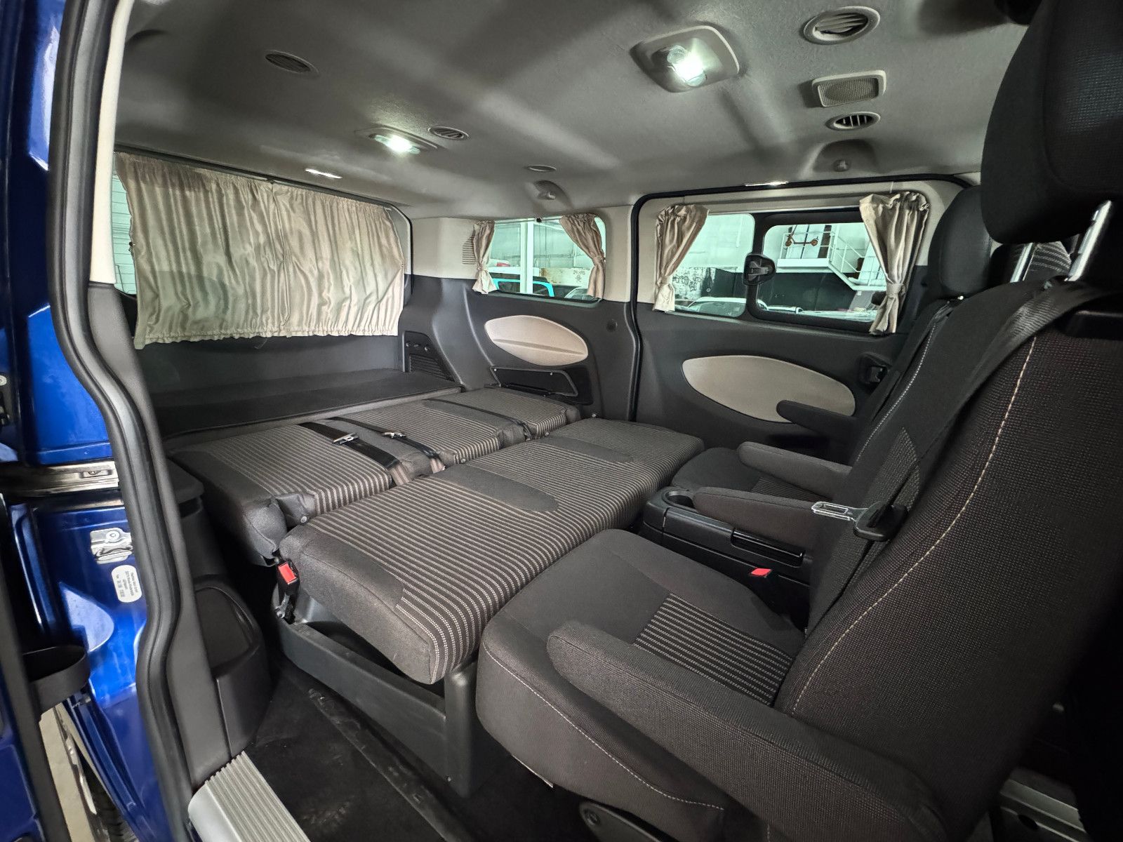 Fahrzeugabbildung Westfalia WESTFALIA BUSINESS EDITION EUROLINE FORD 7SITZER