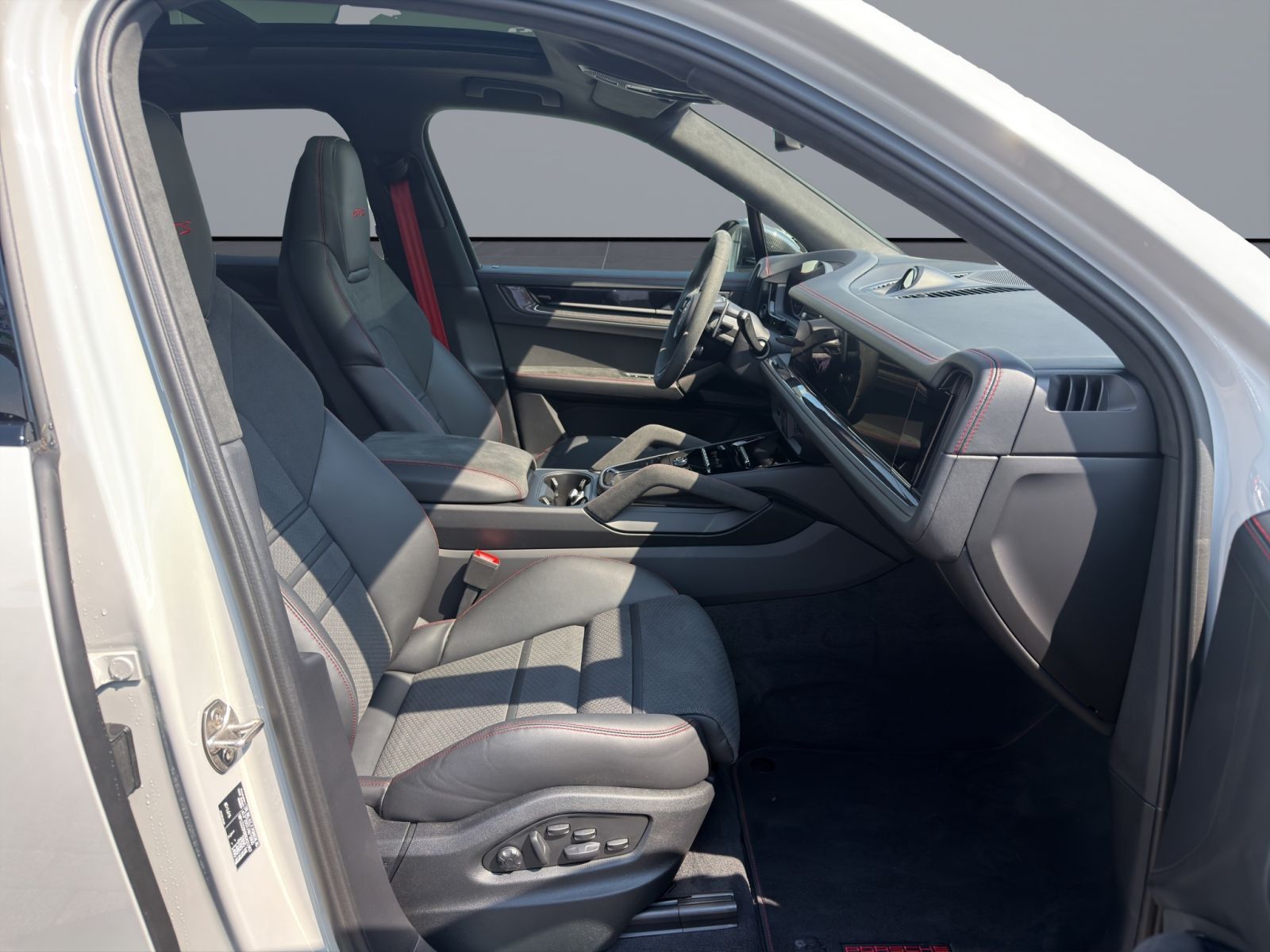 Porsche Cayenne GTS 22" Pano Standheizung Sport Chrono imagem 3