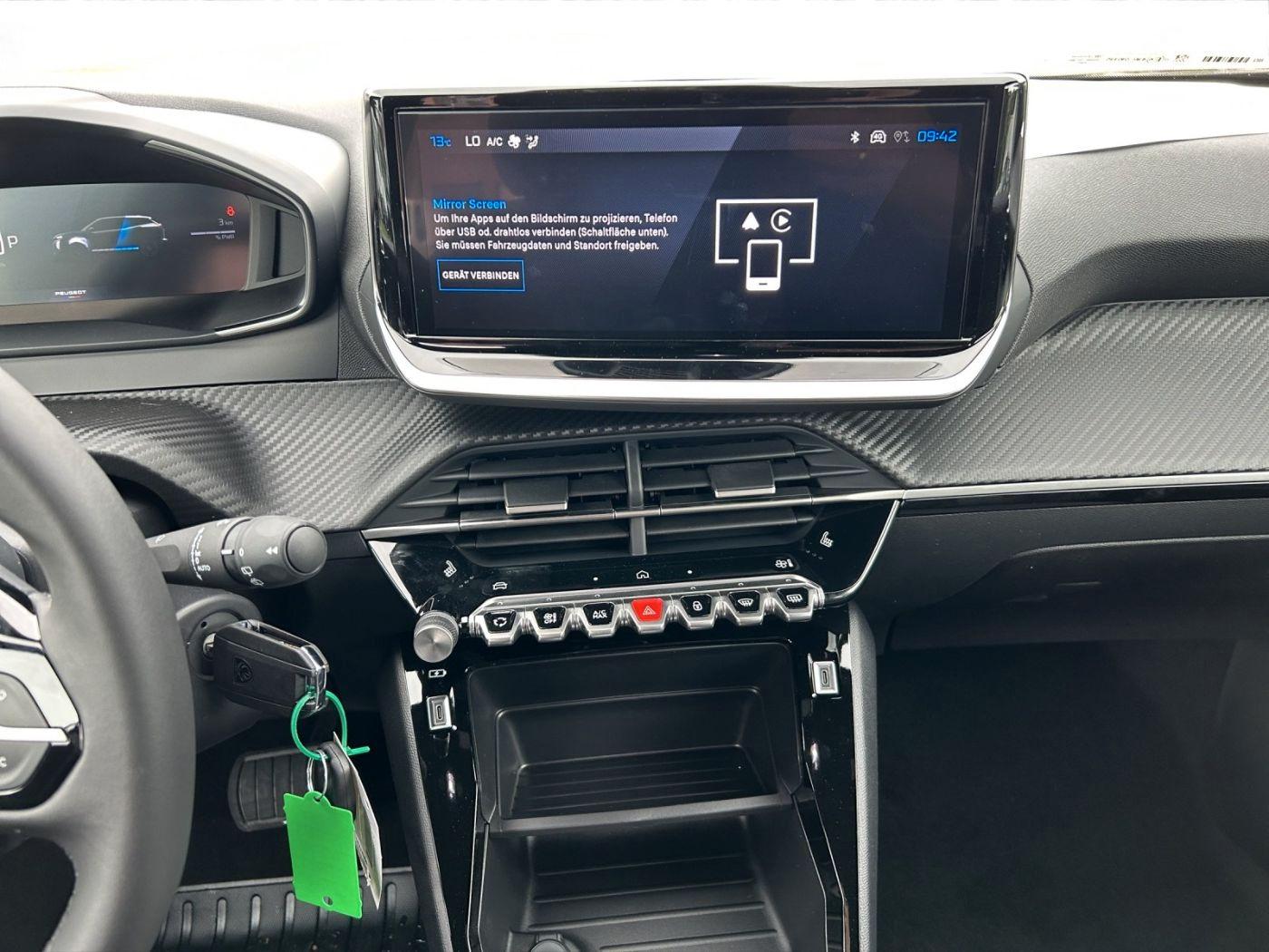 Peugeot 2008 1.2 145 Allure LED+SHZ+Alcant.+PDC+SpurH
