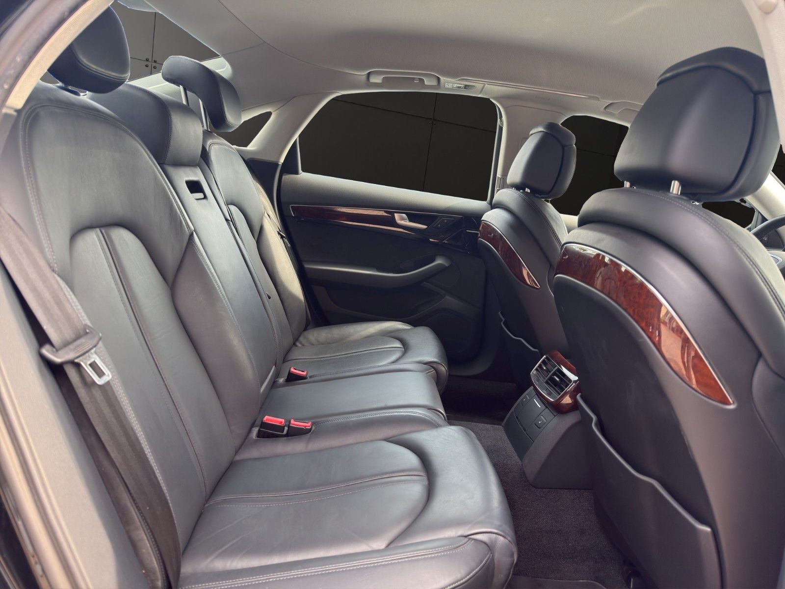 Fahrzeugabbildung Audi A8 quattro Keyless/Kamera/Memory/Bhz-Lenkrad