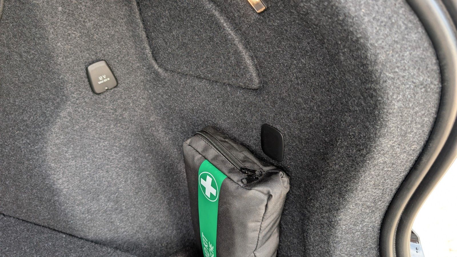 Fahrzeugabbildung Volvo XC 40 B4/Standheizung/Winterpaket