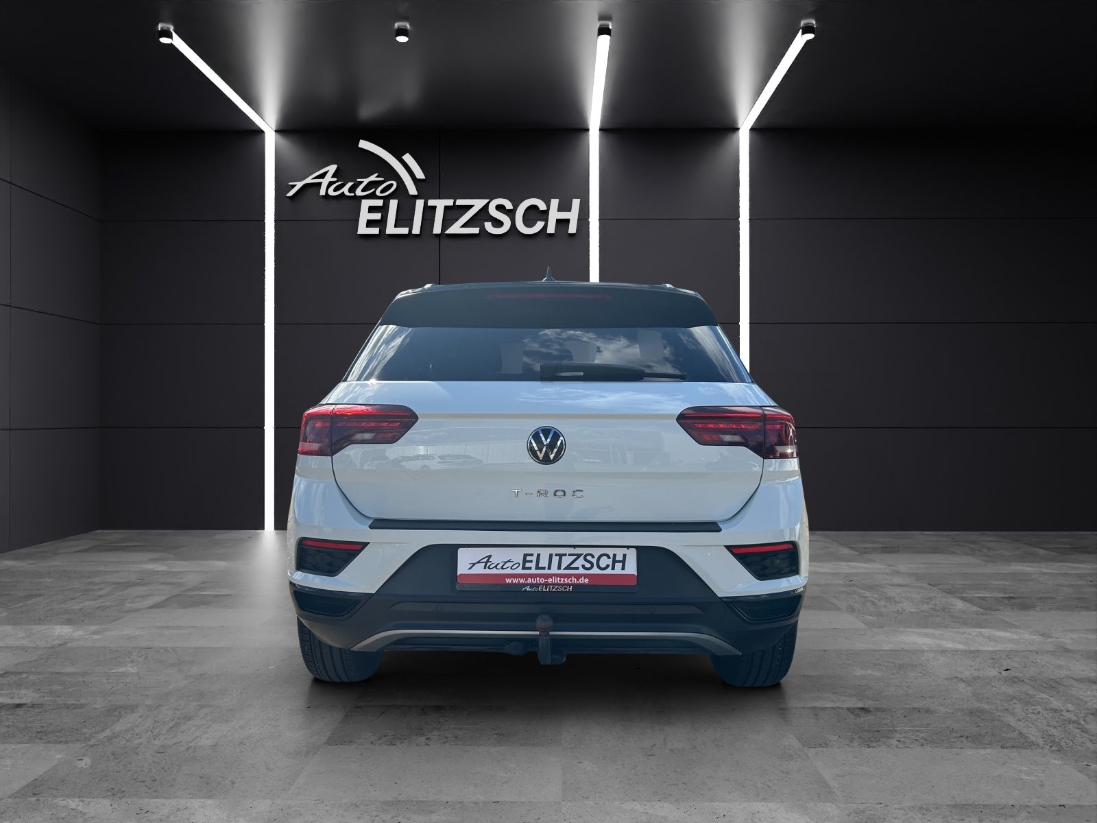 Fahrzeugabbildung Volkswagen T-Roc TSI Sport LED AHK Navi AID ACC RFK SH 18"