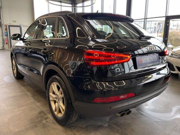 Audi Q3 2.0 TDI quattro *BI-XENON*APS*NAVI*AHK*LED*