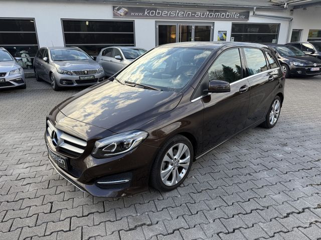 Mercedes-Benz B 180 Sport Tourer SCORE LED NAVI 1. HAND