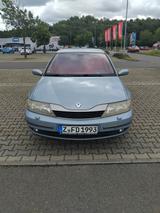Renault Laguna 1.8 16V - - Renault Laguna mit Benzin-Antrieb: Limousine, 1.8
