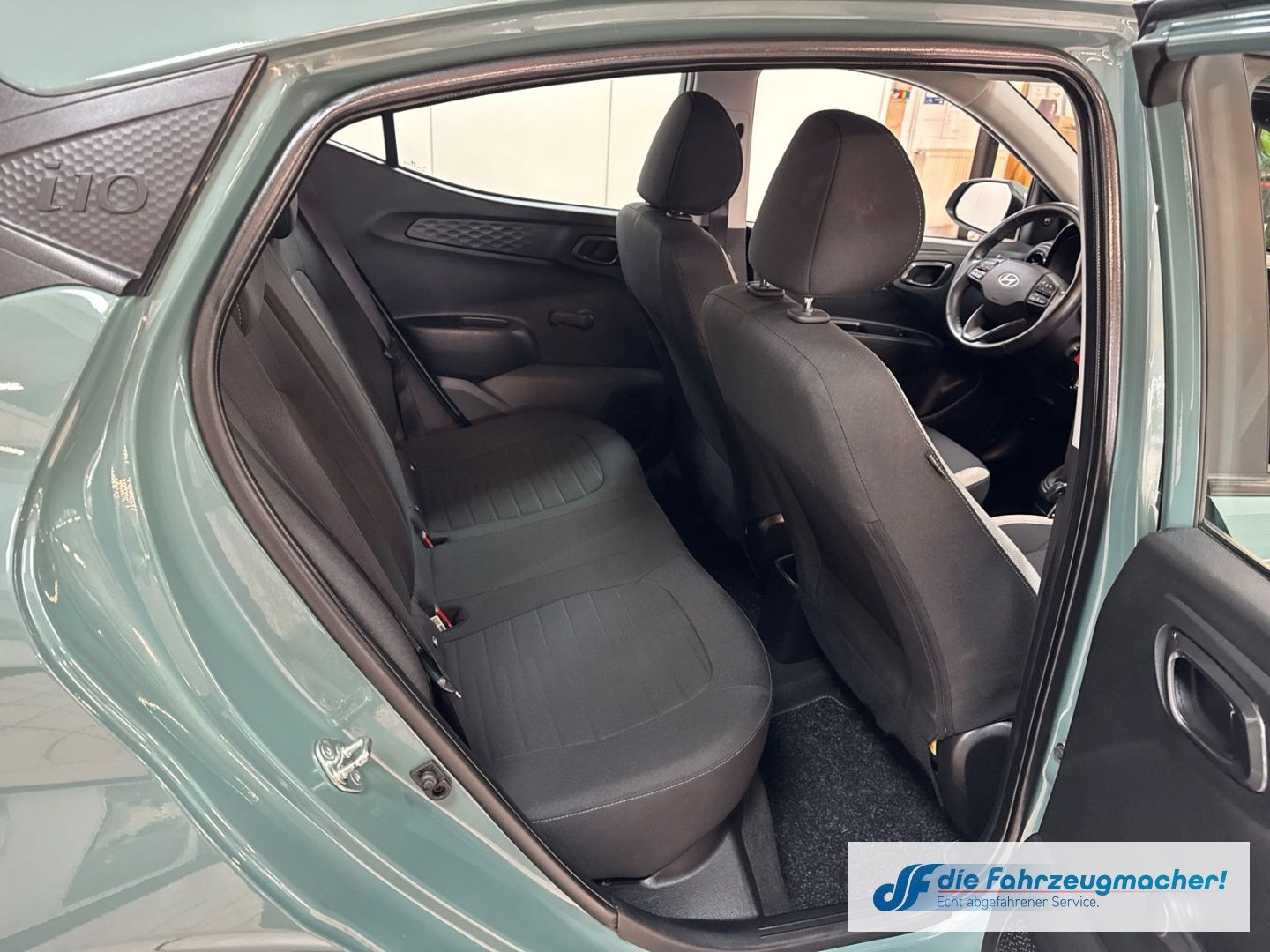 Fahrzeugabbildung Hyundai i10 Trend Navi Apple CarPlay Android Auto Musiks