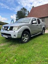 Nissan Navara Pikup DoCa - gebrauchte Nissan Navara aus dem Jahr 2009