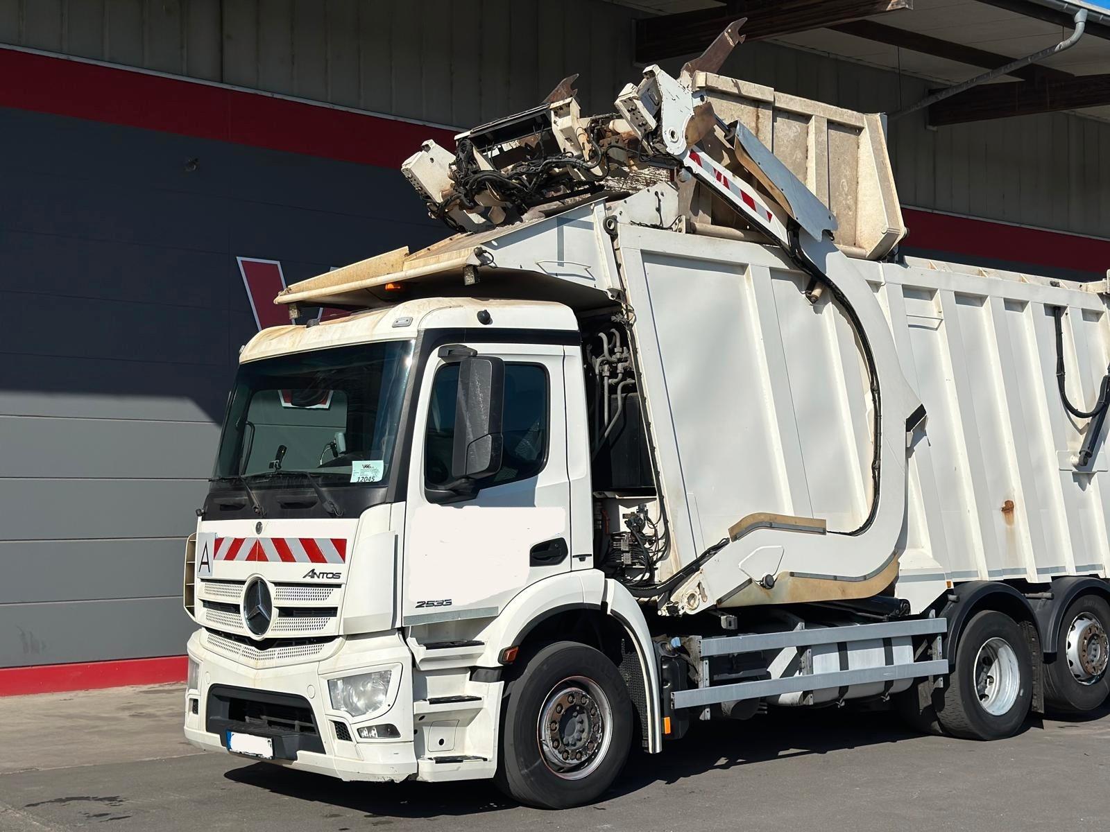 Mercedes-Benz Antos 2533 6x2 FAUN Frontpress 533 Überkopflader