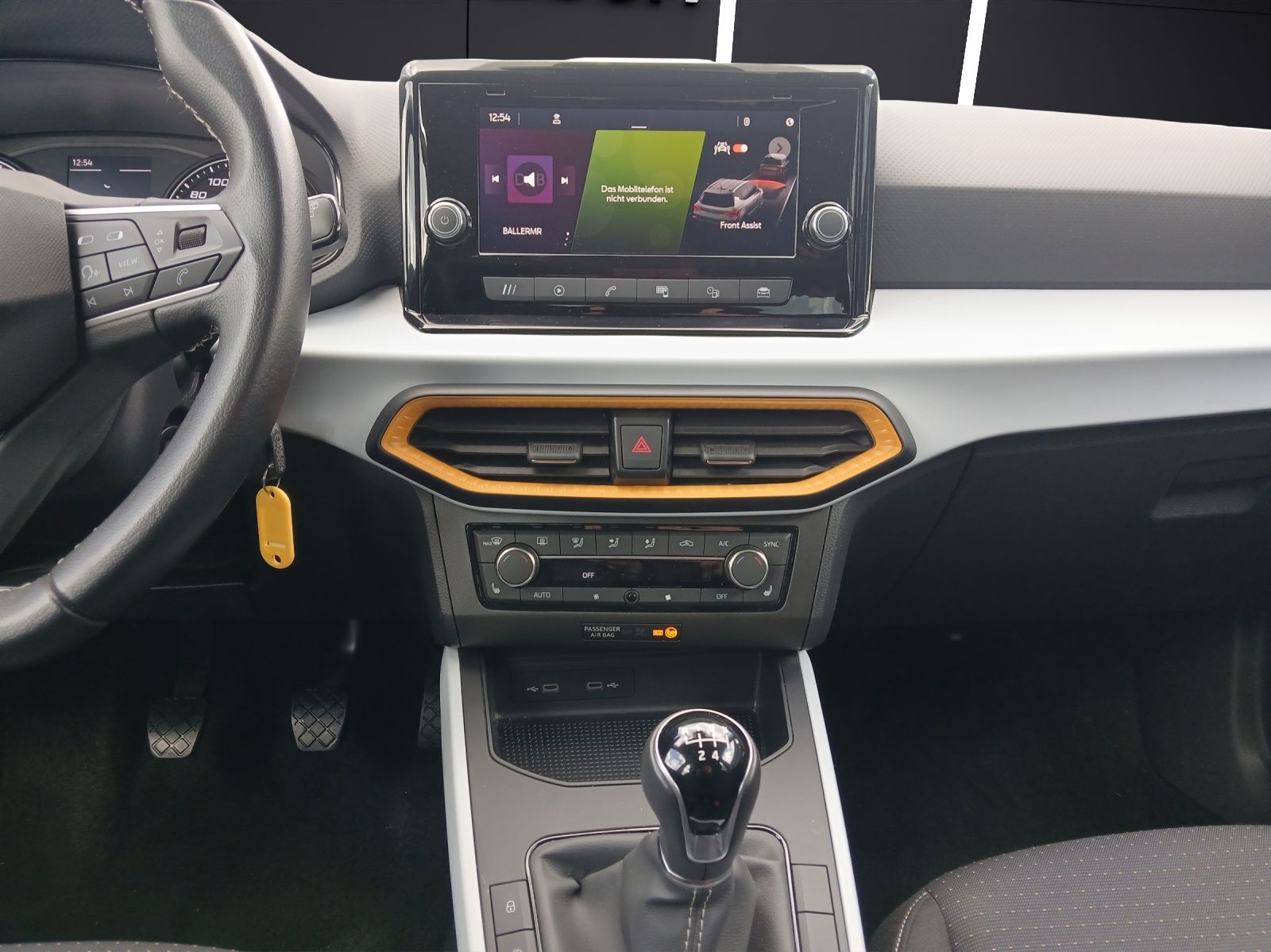 Fahrzeugabbildung SEAT Arona TSI Style LED Climatronic GRA SH LM