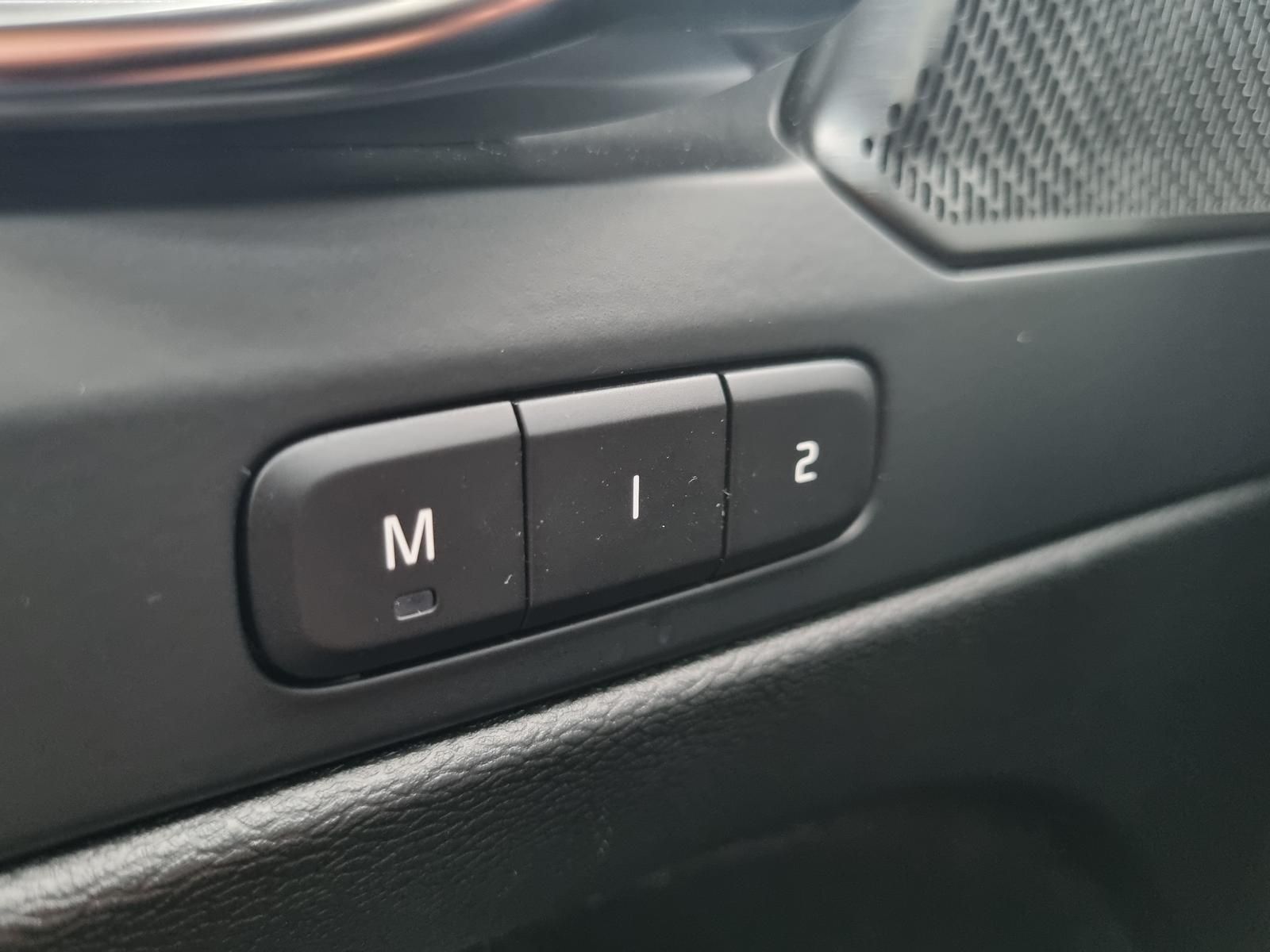Fahrzeugabbildung Volvo XC40 B3 Plus Black Edition 'Standheizung'