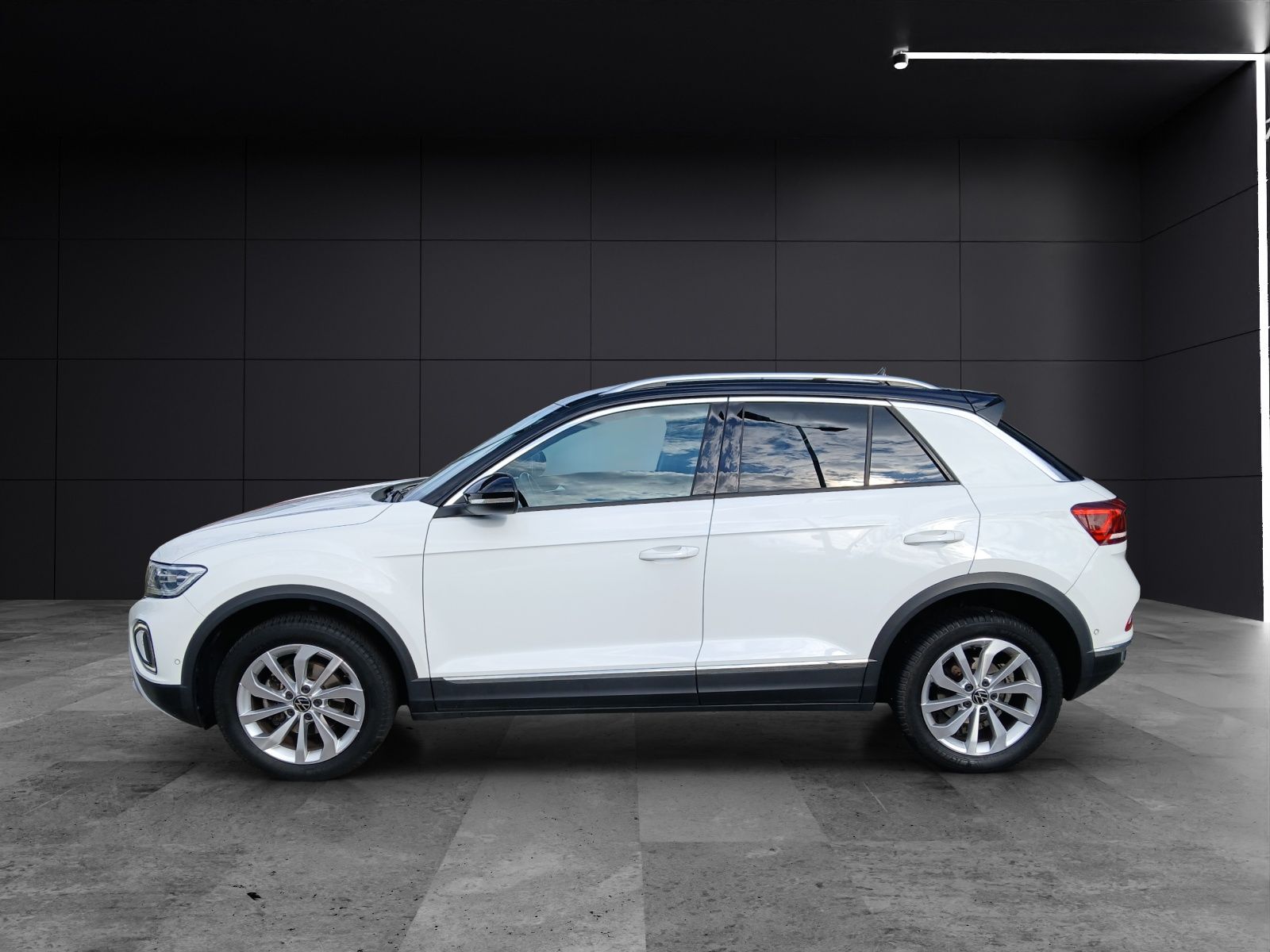 Fahrzeugabbildung Volkswagen T-Roc TDI StyleAHK AID ACC RFK SH LM