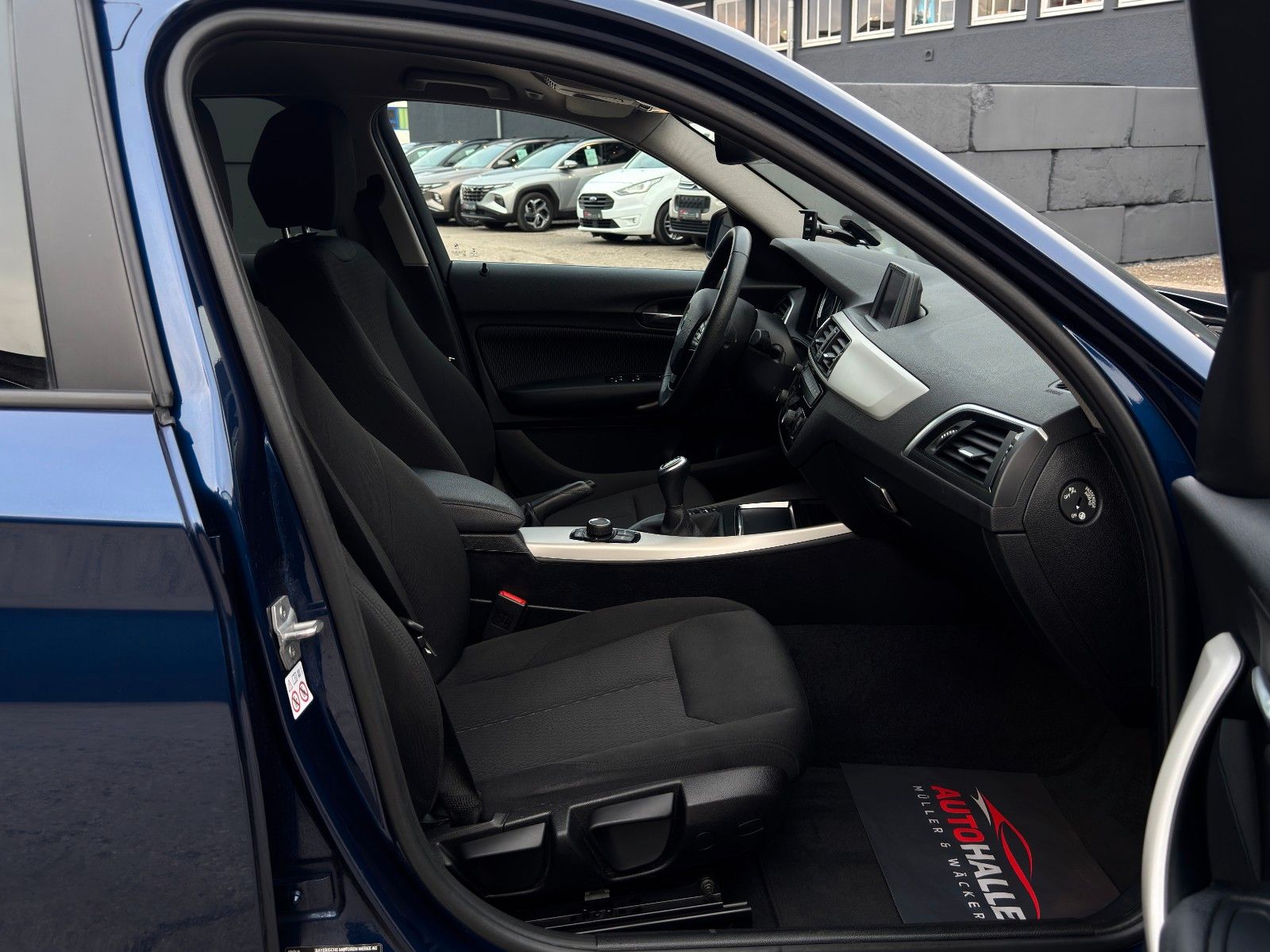 Fahrzeugabbildung BMW 118i Advantage SHZ PDC LED 2Z-Klima Tempomat