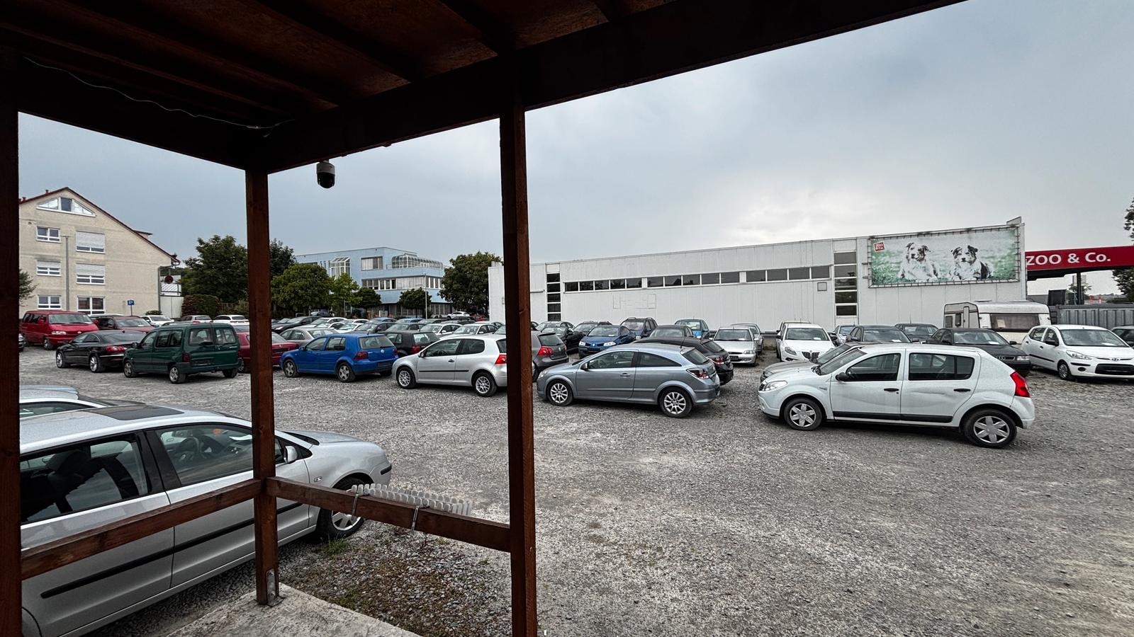 showroom-image-top