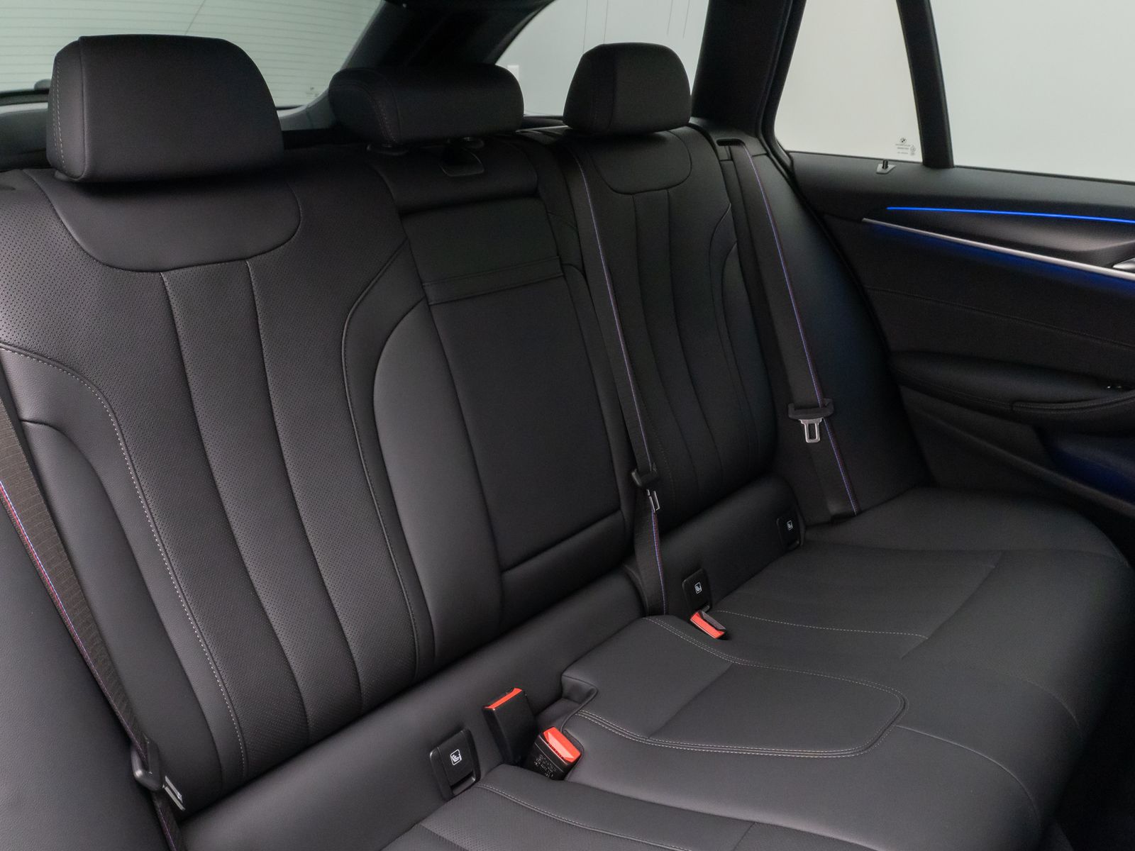 Fahrzeugabbildung BMW 530d M Sportpaket Pro Kamera DAB HiFi Alarm AHK