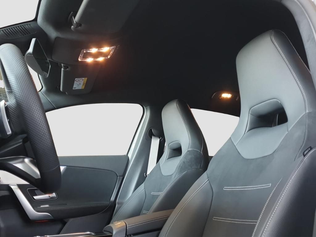 Fahrzeugabbildung Mercedes-Benz A 180 Kompaktlimousine AMG Line*Night Paket*LED