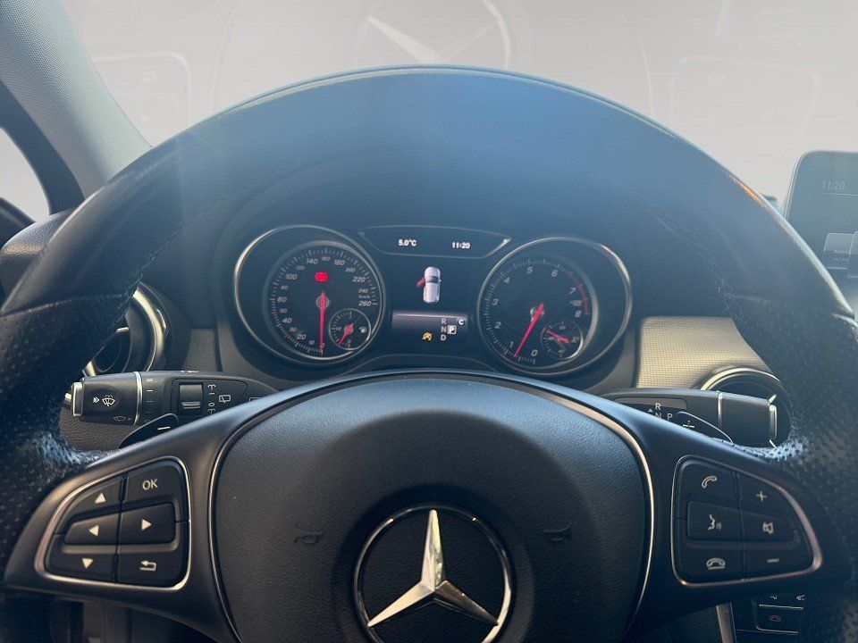 Fahrzeugabbildung Mercedes-Benz GLA 250 Urban AT