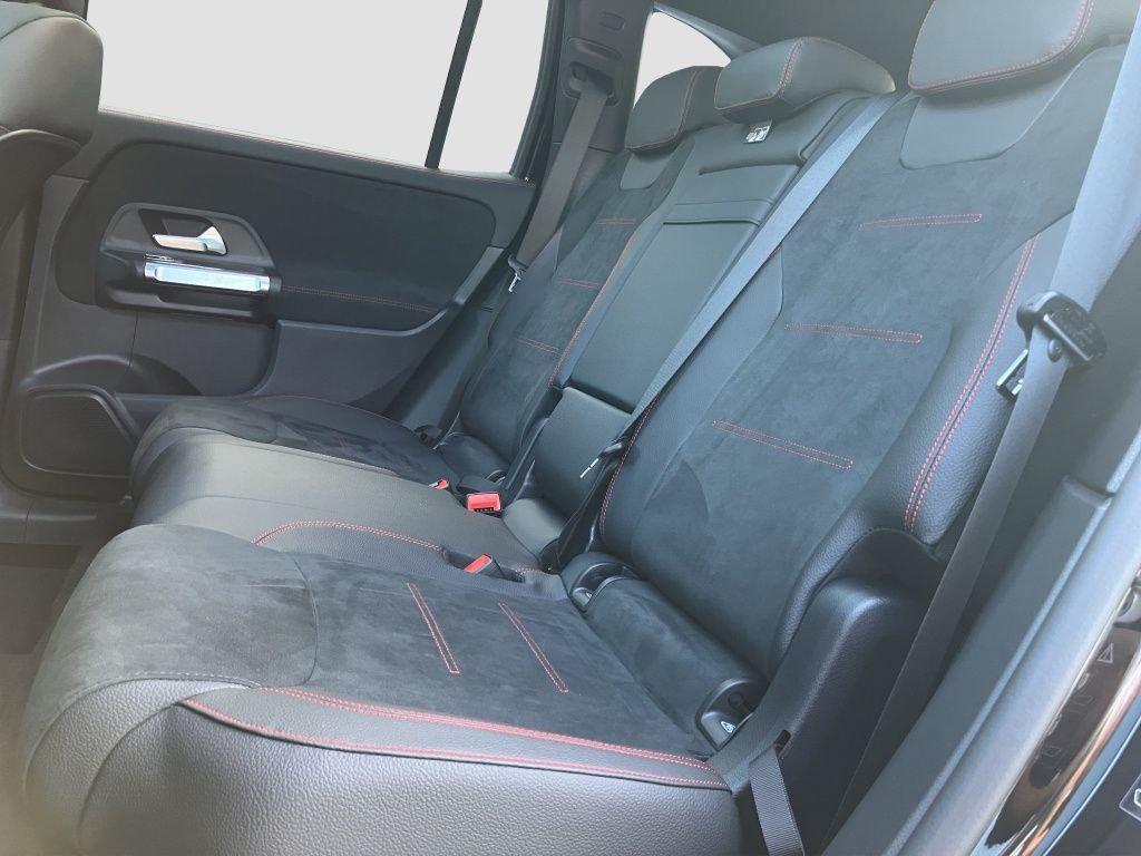 Fahrzeugabbildung Mercedes-Benz GLB 200 AMG*NIGHT*AHK*PANO*DISTR*MEMO*KEYL*MULTI