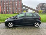 Mercedes-Benz B 150 - - schwarze Mercedes-Benz B 150